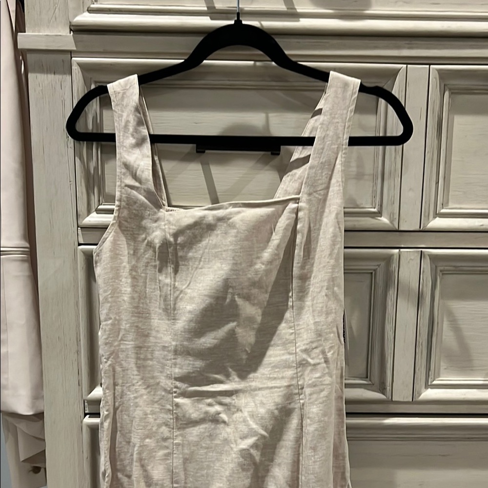 Elegant Beige Sleeveless Dress